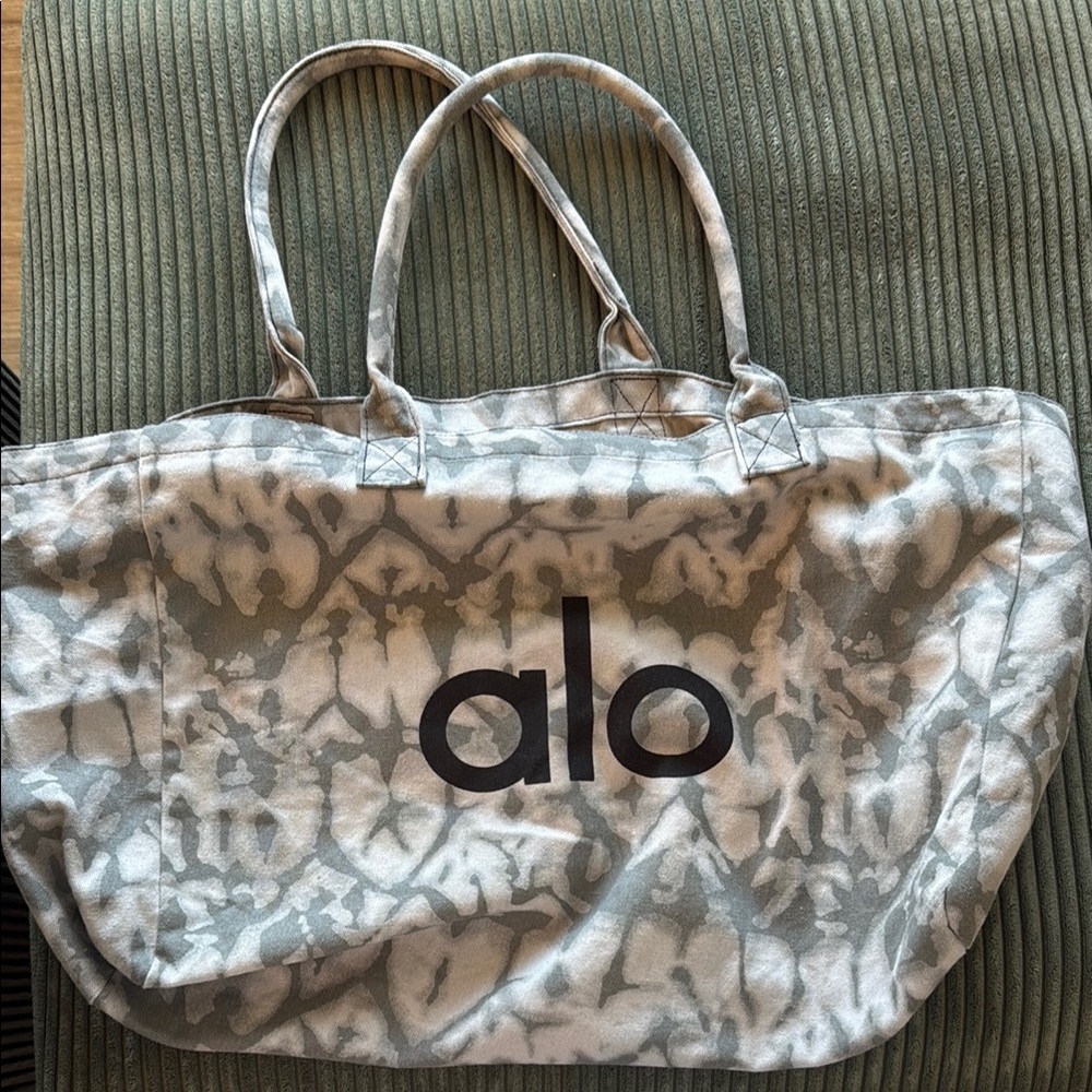 ALO Yoga Gray Tote Bag